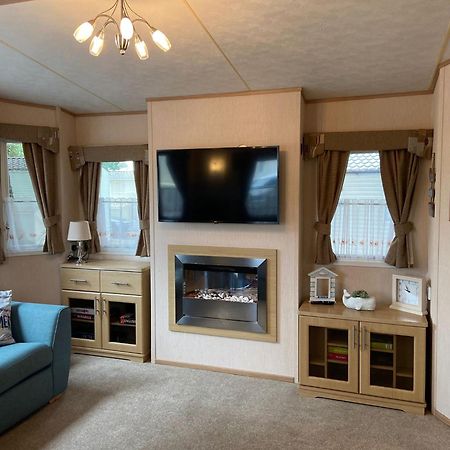 Mudeford Beach Lodge Экстерьер фото