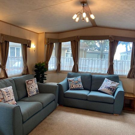 Mudeford Beach Lodge Экстерьер фото