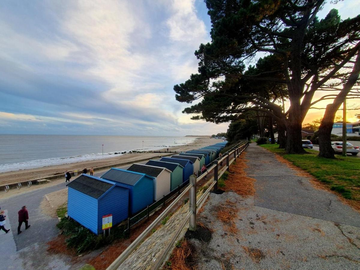 Mudeford Beach Lodge Экстерьер фото