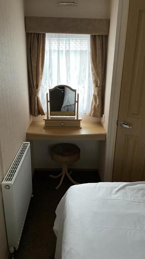 Mudeford Beach Lodge Экстерьер фото