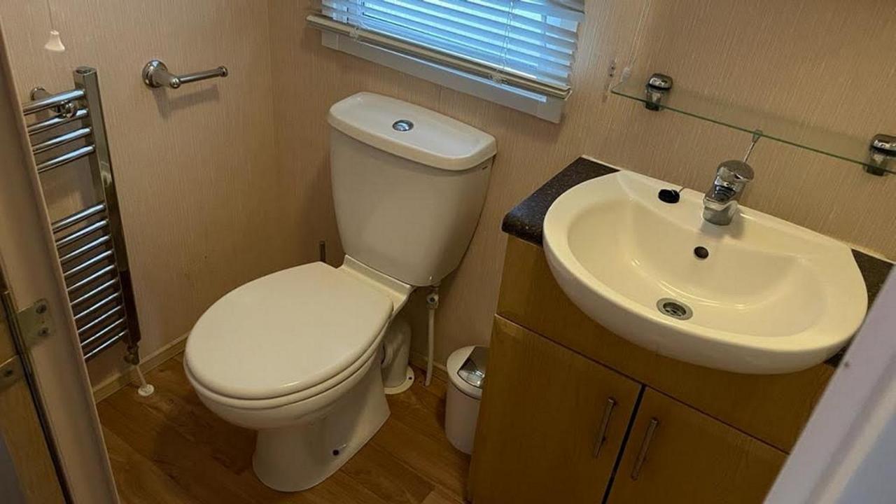 Mudeford Beach Lodge Экстерьер фото