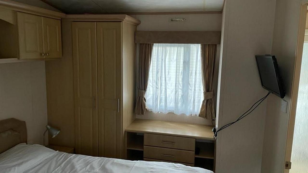 Mudeford Beach Lodge Экстерьер фото